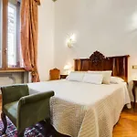 Affreschi Su Roma Luxury B&B